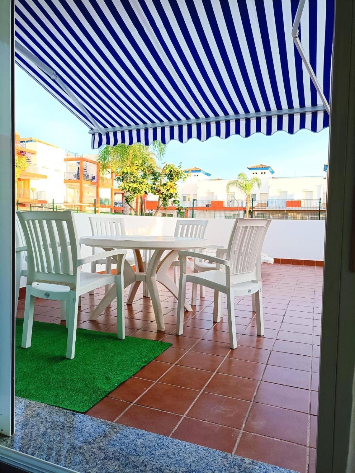 Casa Familiar A Pie De Piscina Villa Vera Exteriör bild
